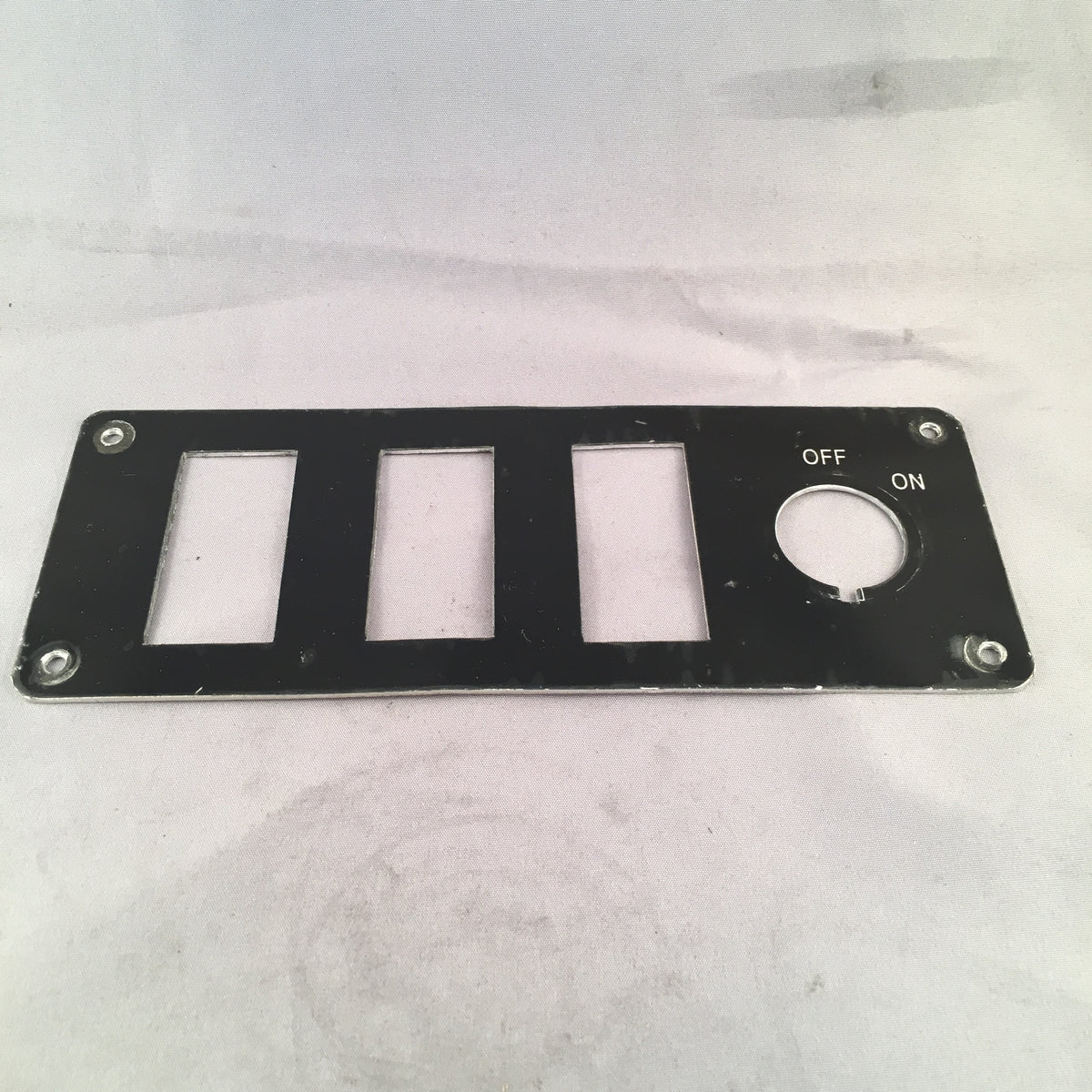 EMC INSTRUMENT PANEL WITH 3 SQUARE HOLES