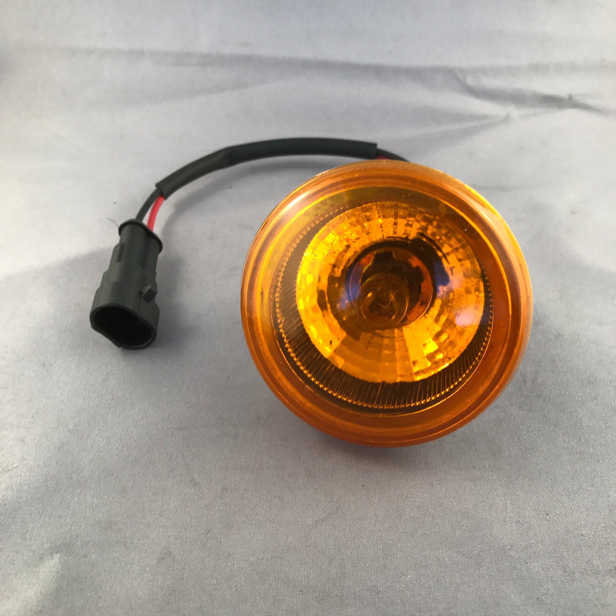 EMC LIGHT, INDICATOR FOR FRONT OF ENDEAVOUR MODEL VEHICLES